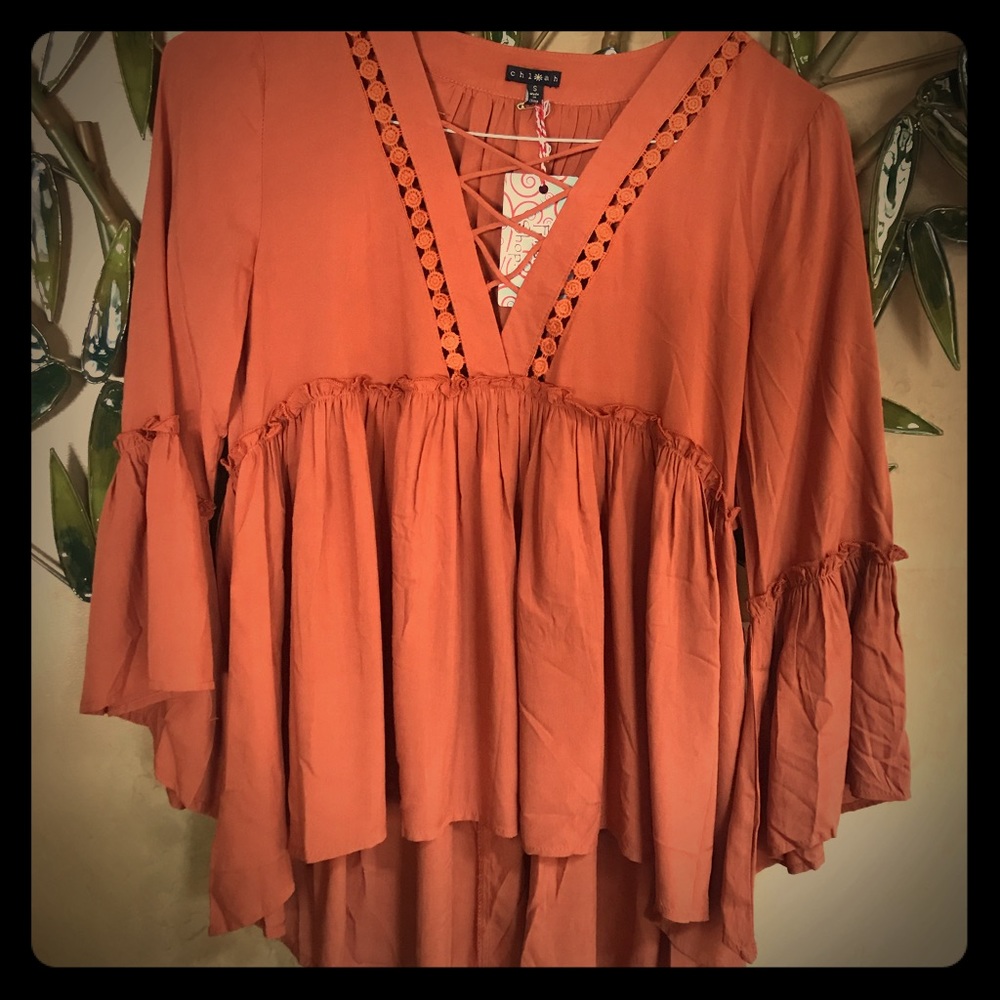 Chloah NWT bell sleeved blouse
